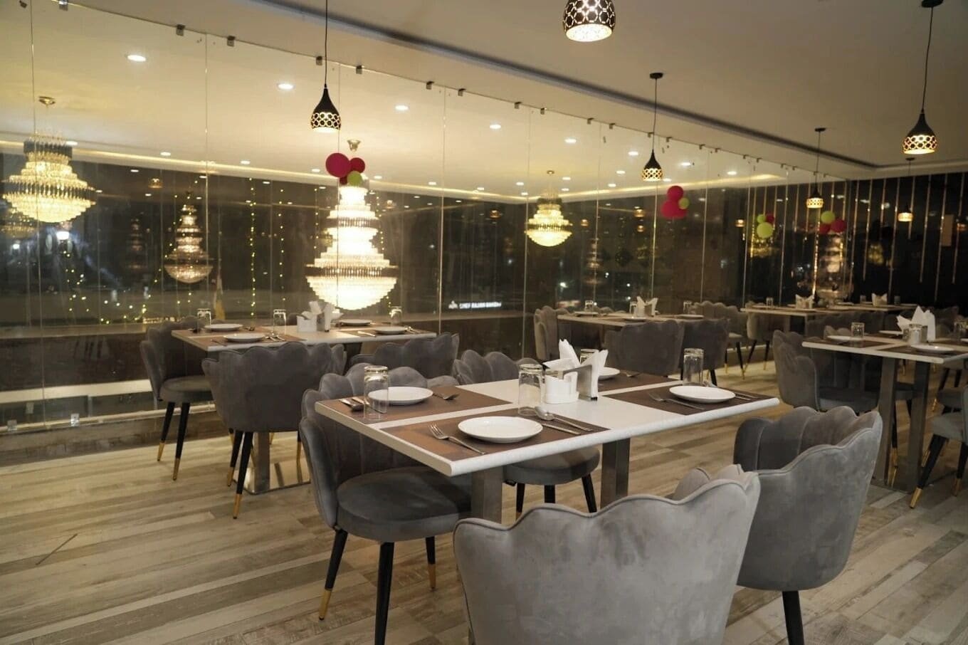 Restaurant & Banquet Dining Hall